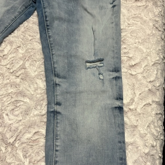 Guess Jeans - Picture 2 of 7